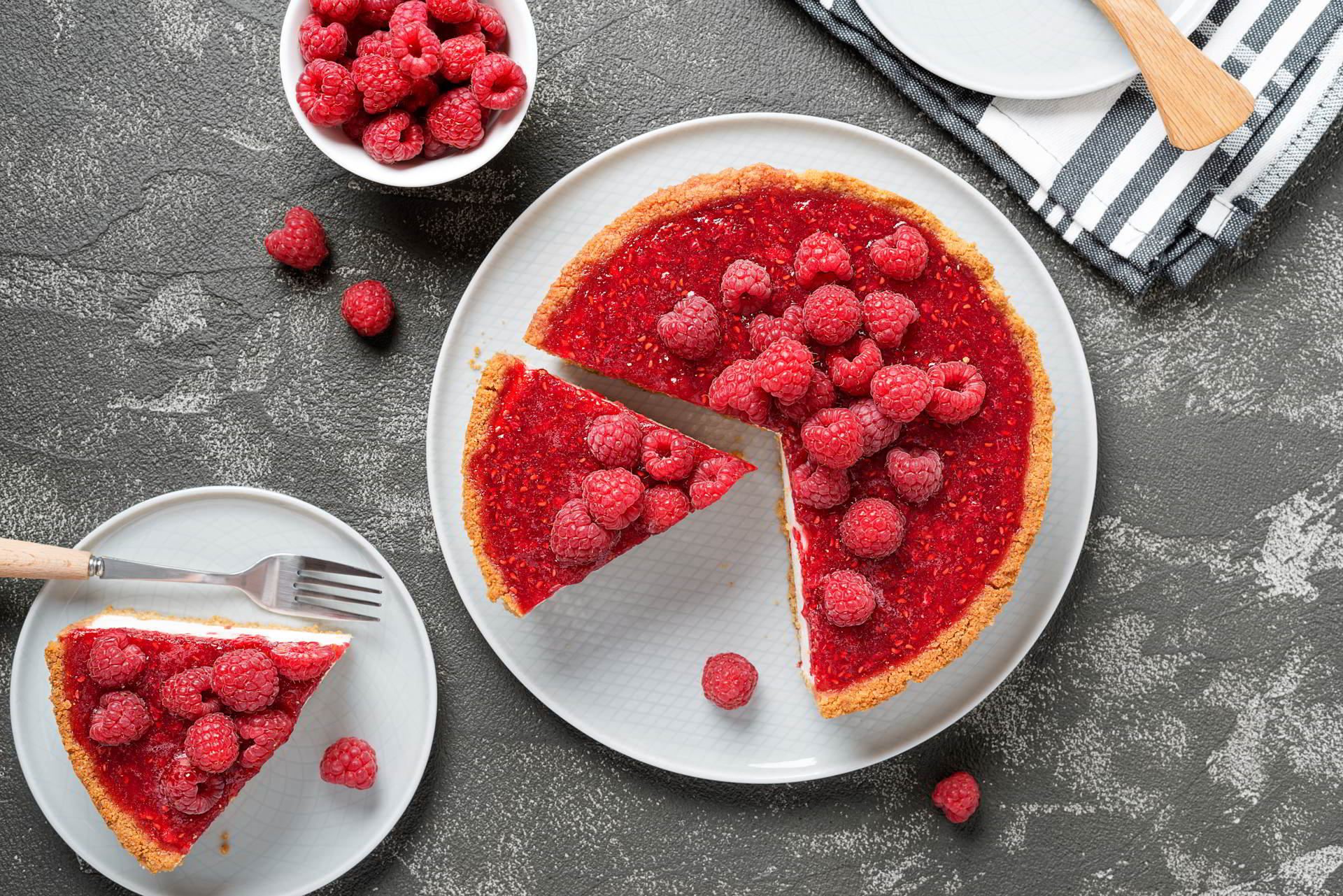 Crostata di grano saraceno e confettura di lamponi